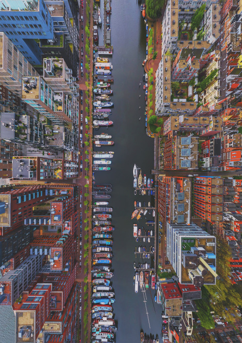 sitoutside:  Westerdok Disctrict, Amsterdam