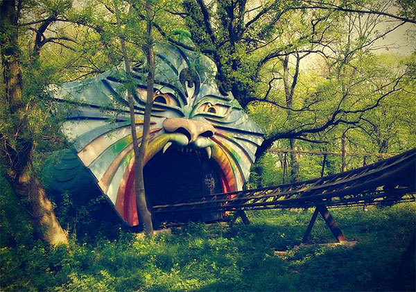 hahamagartconnect:  ABANDONED AMUSEMENT PARKS I cannot stop surfing through these