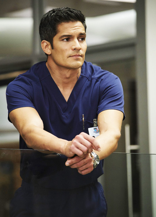 Nicholas Gonzalez as Neil Melendez in The Good Doctor, season 3 episode 8 (Moonshot)