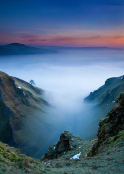 and-the-distance:  February Sunrise, Winnats Pass, Peak District, Derbyshire  how can you not love this?