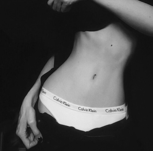 thinningbeautyy: Imagine having a waist this small  (I DO NOT SUPPORT EATING DISORDERS, I AM PRO R3C