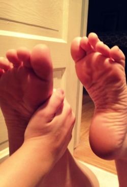 cozytoesies5678:  Stretching for a good night’s sleep.