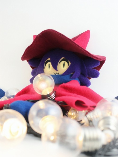 niko-the-solar-messiah: rainbowsplushies: Niko - OneShot Flop Doll! Keep reading