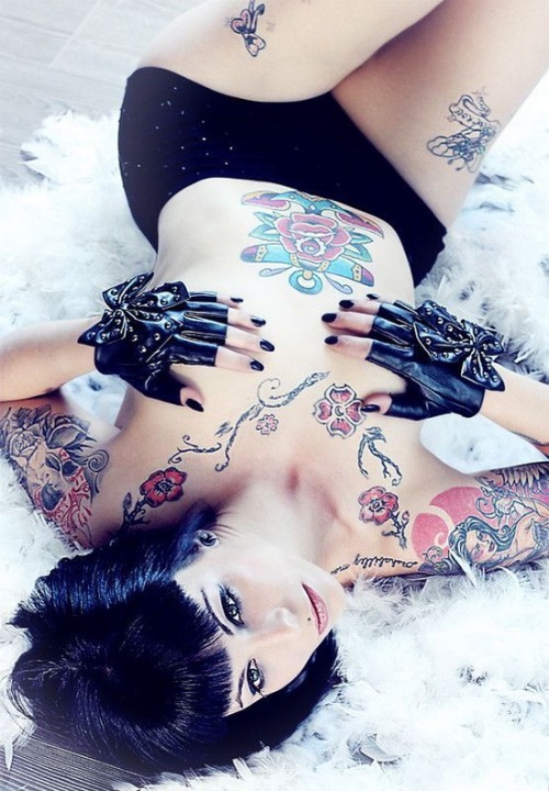 i-dream-of-inked-babes:  More @ http://i-dream-of-inked-babes.tumblr.com