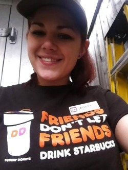 ice-man2:  curtflirt509:  Dunkin Donuts Freak!!!