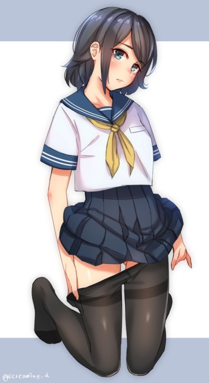 オリジナル、inuhasiru、高解像度、スカート、パンスト、ショートヘア、archway of venus、thighband pantyhose、twitter username、一人、前から見えるお尻、女一人、学校制服、パンティストッキング引っ張り、折り敷き、セーラー服、カメラ目線、シンプル背景、赤面、青い目、黒いレッグウェア、黒髪