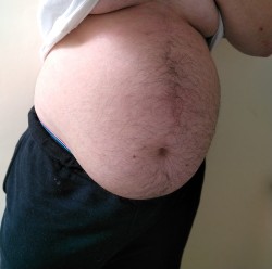 greedycub:Actually cannot believe how big I am now. Up to 205 and looking fat as hell.
