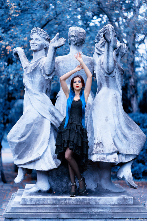 gothicandamazing:    Model /MUA: ElizabethPhoto: Adam PhotographyWelcome to Gothic and Amazing |www.gothicandamazing.com