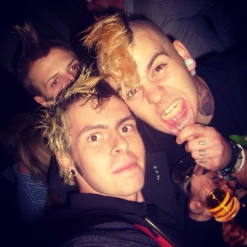 ryanxcostello:  New Years Eve 2008.  Oldies are always goodies