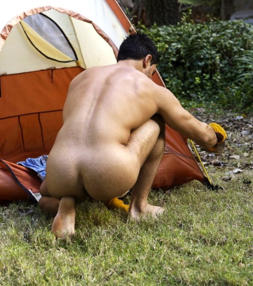 dailyposterior:  Setting up  This kind of butt turns me on