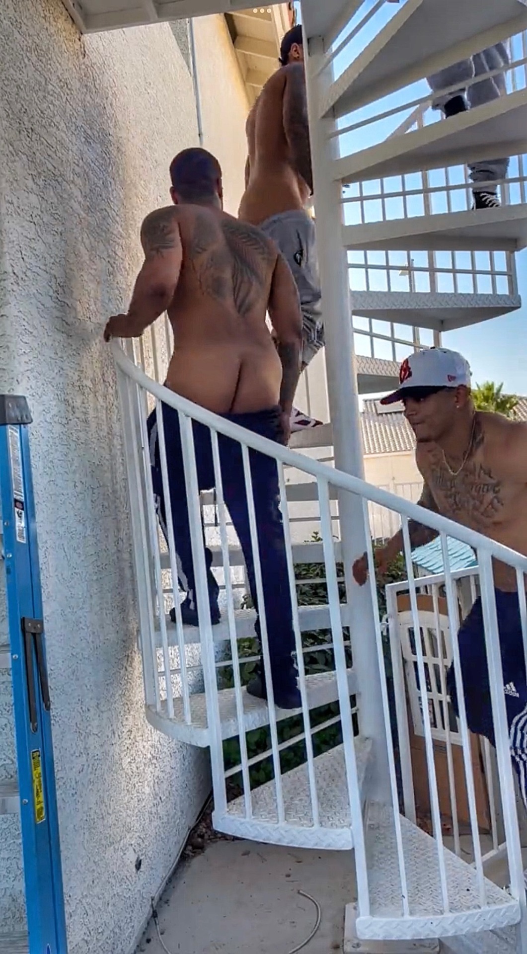 :Latin Papi 🇵🇷🇩🇴 ➡️ @thelatinpapifollow Blaqhomme 