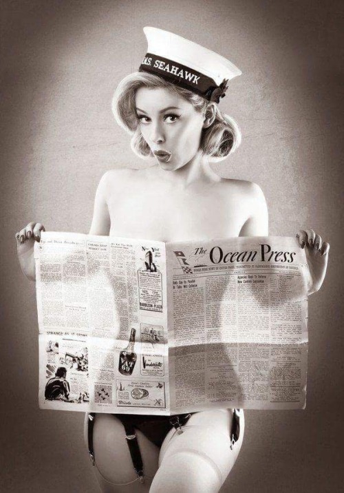 pinups-couture:.