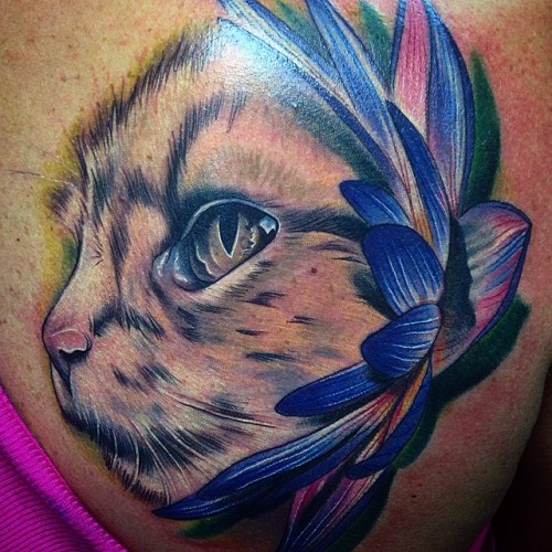 mattihixson:  Finished up this #cattattoo @otzitattooagency @worldfamousink #united_ink