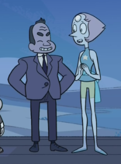 dawnchanworld:  That moment when you realize that Pearl is larger than Mayor Dewey…