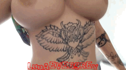 girlsaroundthenet:  lunaevergrey.tumblr.com/