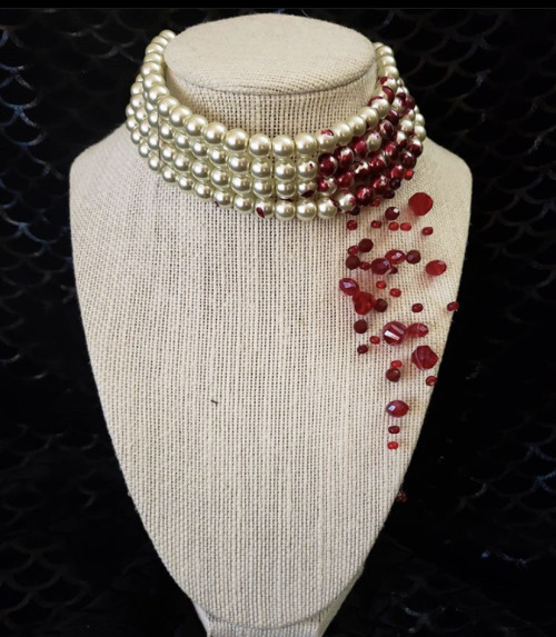 aishadota:Blood drop/cut throat pearl necklace by Hell’s Belle designs. 