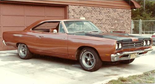 jacdurac:   1969 Hemi Roadrunner  