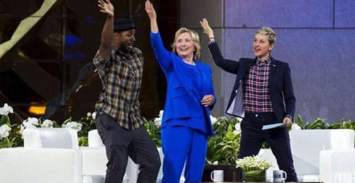 diordeathstare:  56blogscrazy:  “Now watch me beg, beg for all the black votes"    crying