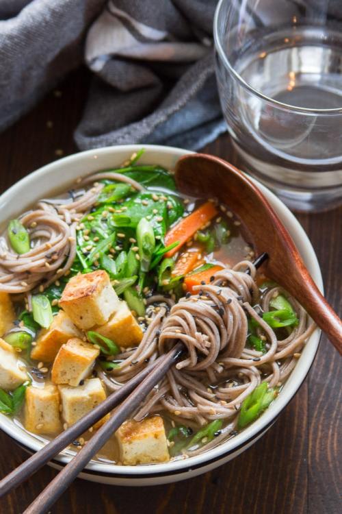 tinykitchenvegan:Miso Soba Noodle Soup with Crispy Tofu