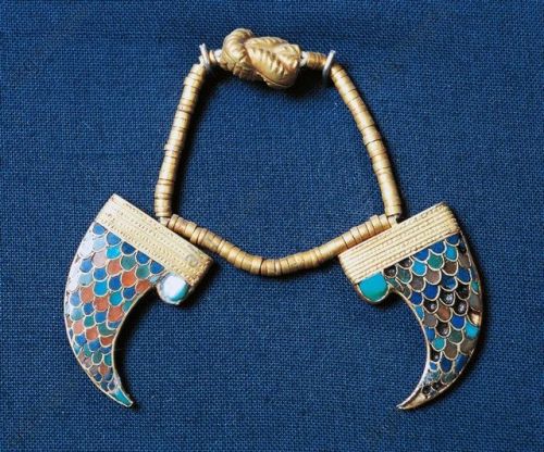 Bracelet of Princess KhnumitLion claw bracelet of princess Khnumit, daughter of Amenemhat II. Made o