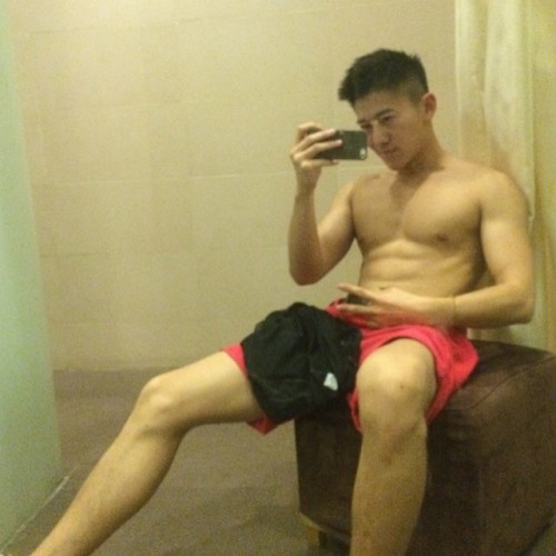 mantop10691:  在同志圈大部份同志認為是較多人會喜歡的天菜型帥哥們 