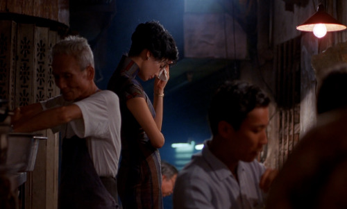 ‘花樣年華’ (In the Mood for Love), Wong Kar-wai (2000)It is a restless moment. She has kept her he