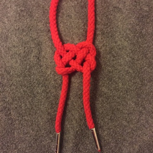 prettyperversion: prettyperversion: How to tie a box knot. I made certain parts gray so you can pay 