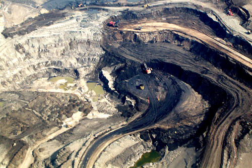 tangledwing:Tar Sands Mining Beginning in Utah: Why the U.S. Is Becoming Ground Zero For the Dirties