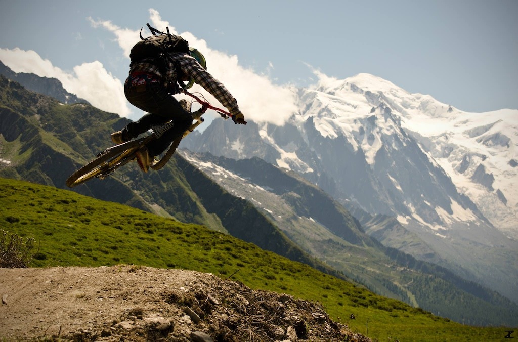 horsthimself:  Flying over the top of Europe, picture by Sandro Compagnon. 
