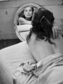 nine43:  totallyinlovewithfashion:  Daria Werbowy in “Soft Focus” by Mikael Jansson for Porter Magazine, Fall 2015 more click: COLORED OR BLACK AND WHITE  Thoughts. 