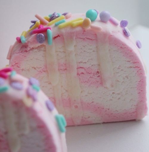  ♡ Sweet Strawberry Bubble Cake ♡  I make delicious looking bath treats, check them out HERE! 