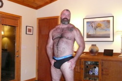 fhabhotdamncobs:  bearlysane:  indicating  W♂♂F     (WARNING!   No “Pretty Boys” here.) 