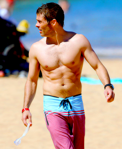 hughxjackman:  James Marsden Shirtless in Maui, adult photos