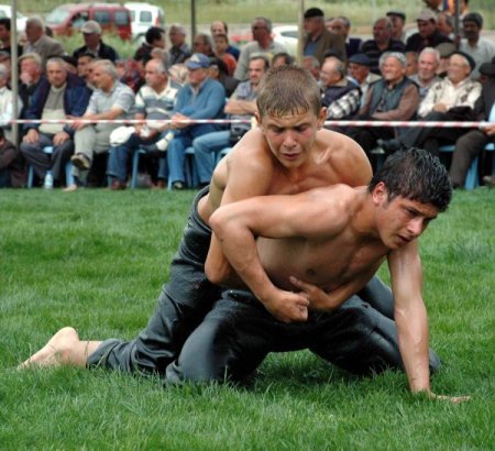 exposingexhibitionists: Wrestlers are So Hot. If you’re an exhibitionist, of legal age and wan