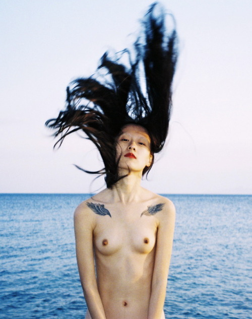 adreciclarte:  by Ren Hang