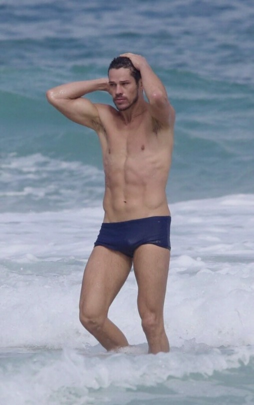 Jos Loreto In The Beach.