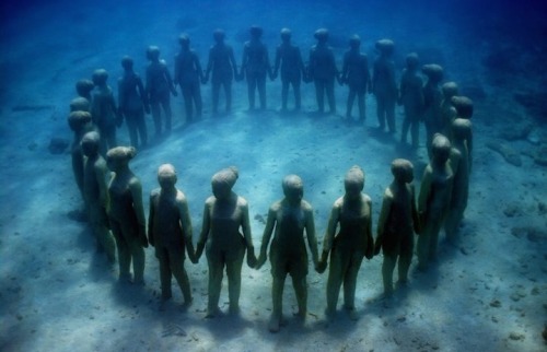 aestheticgoddess:  Underwater Sculptures by Jason deCaires Taylor 