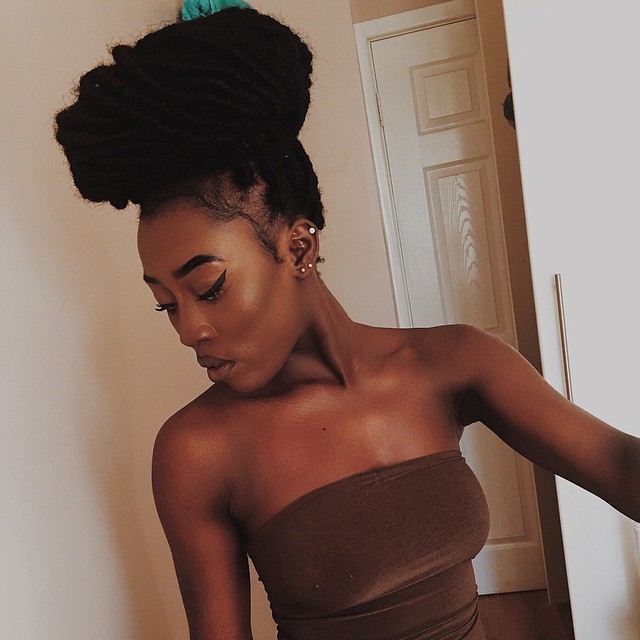 fckyeahprettyafricans:  afrorevolution:  I want to Glo up like her 😍😍😍🍫
