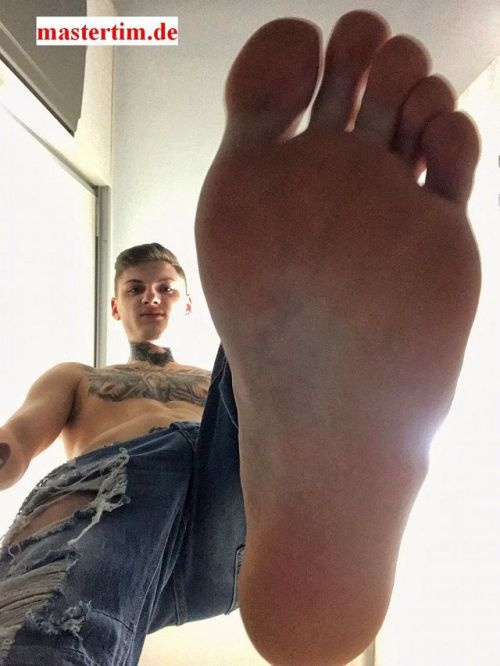 XXX feetpromoter:  The Romanian #teenmaster #mastersilvesteris photo