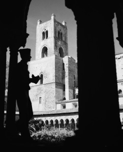 akaixab:  Claustro do Duomo de Monreale, Sicilia (1943), por Nick Parrino