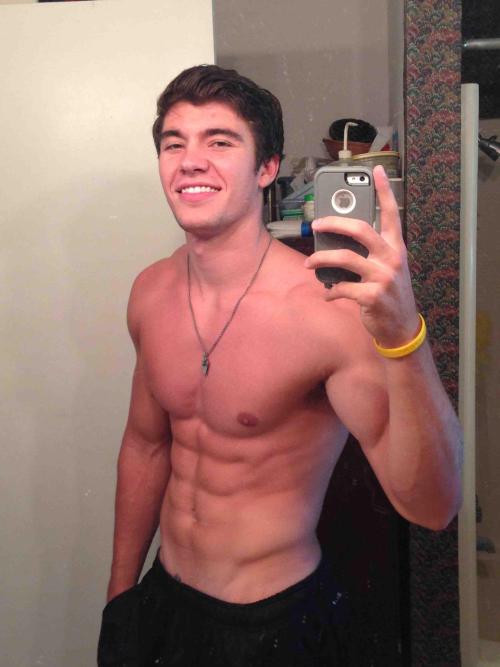 hotwebdudes:  http://hotwebdudes.tumblr.com/