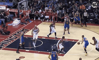 gotemcoach:  SLICK: Steph Curry throws a pass I’ve never seen before. 