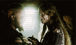 delsxnrowe:Gifsets no one asked for but I made anyway:Aslaug smiling