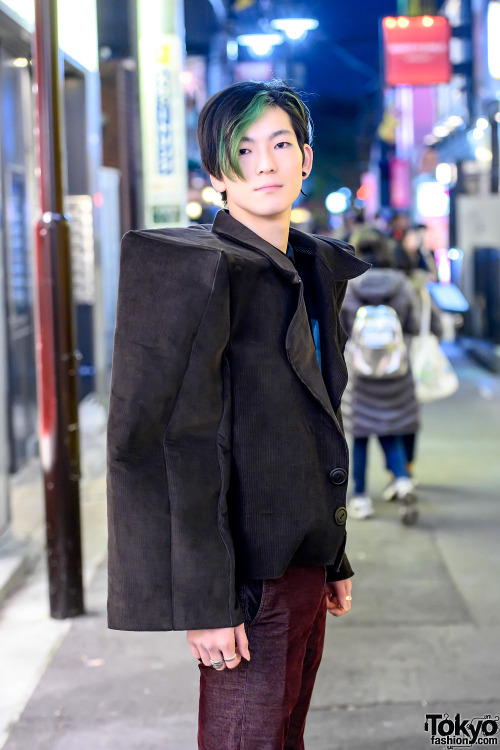 tokyo-fashion: 19-year-old Japanese college student Nagi wearinig a handmade super boxy jacket with 
