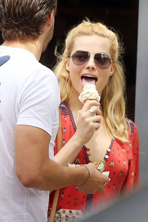 Porn Margot Robbie - Toronto Ice Cream. ♥ photos