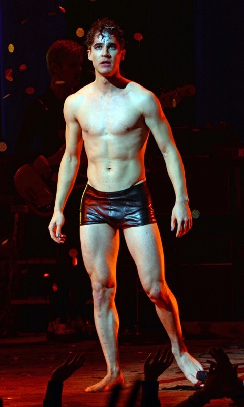 hotfamous-men:  Darren Criss