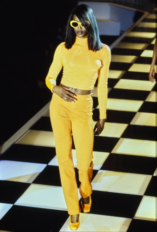s0ur:  Naomi Campbell at Versace SS 1996