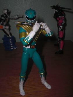 fluffymoogle:  My green ranger just came