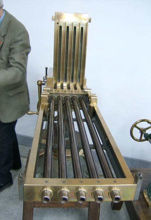 The Gardner 5 Barrel Machine Gun,First designed in 1881, the Gardner 5 barrel machine was the invent