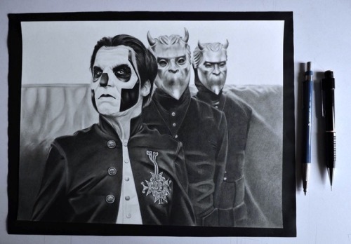 osornioart:And after countless hours of polishing ghoul masksI think it has come to an end, learned 